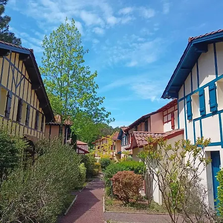 Maison Au Milieu Des Pins Entre Golf Et *